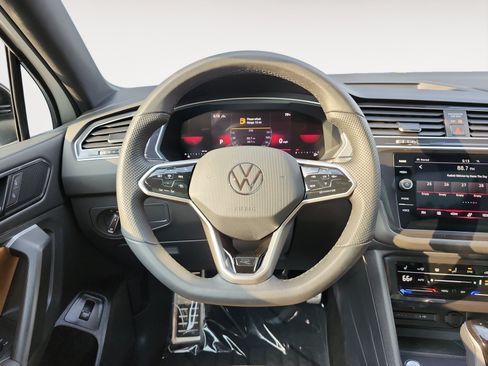 Used 2024 Volkswagen Tiguan SE R-Line w/ MDO Package, Two-Row AWD/4WD image 13