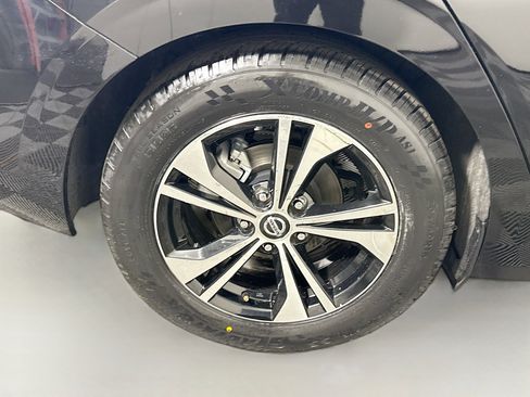 Used 2025 Nissan Sentra SV image 33