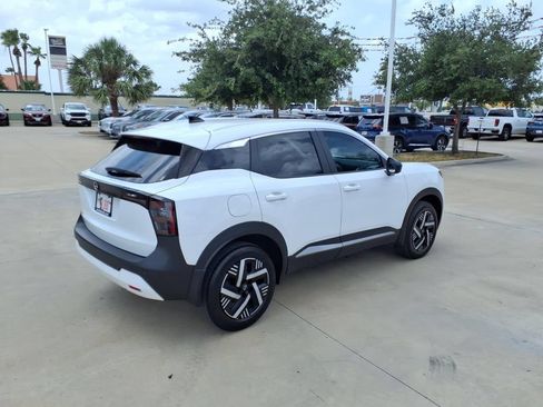Used 2026 Nissan Kicks SV FWD image 5