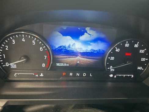 Used 2024 Ford Explorer XLT w/ Equipment Group 202A AWD/4WD image 3