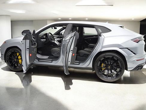 Used 2023 Lamborghini Urus S AWD/4WD image 5