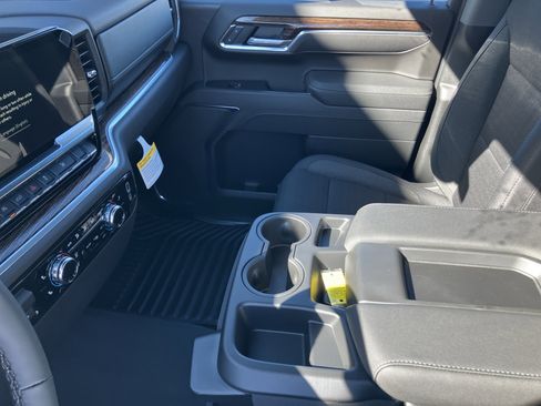 New 2026 GMC Sierra 1500 SLE image 23