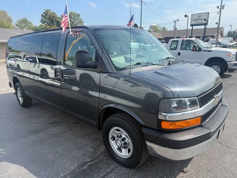 Used 2016 Chevrolet Express 3500 LT w/ LT Preferred Equipment Group RWD image 4