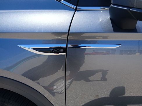 Used 2024 Volkswagen Taos SE image 13