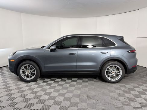Used 2026 Porsche Cayenne AWD/4WD image 2