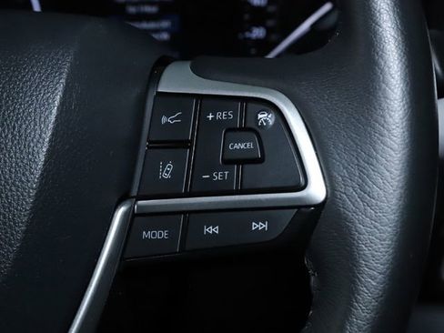 Used 2024 Toyota Sienna XLE image 34