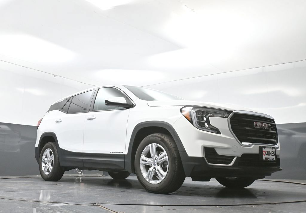 Used 2024 GMC Terrain SLE FWD image 50