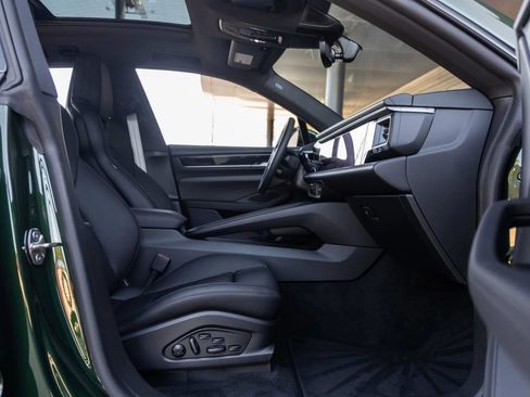 New 2025 Porsche Macan Electric image 92