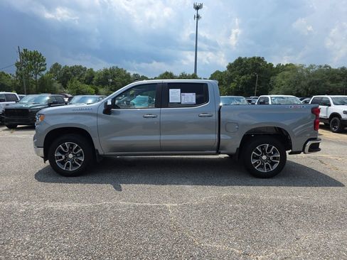 Used 2025 Chevrolet Silverado 1500 LT AWD/4WD image 3