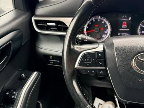 Used 2021 Toyota Highlander LE image 14