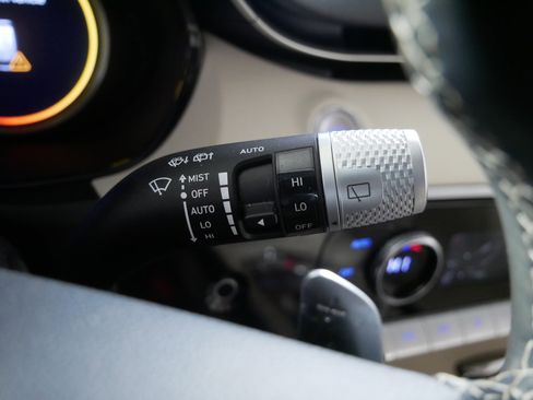 Used 2022 Genesis GV70 2.5T image 32