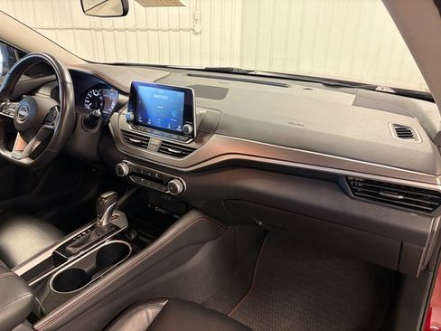 Used 2024 Nissan Altima 2.5 SR image 17
