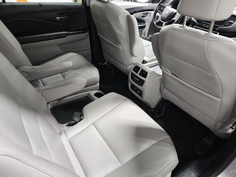 Used 2021 Honda Pilot Touring image 23