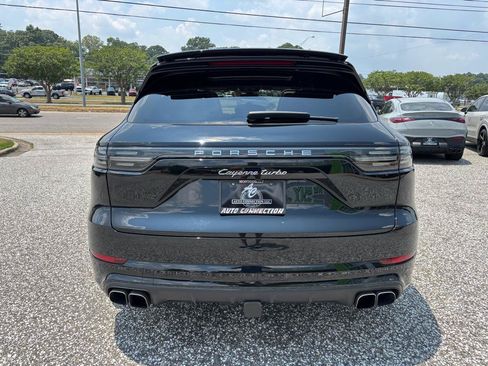 Used 2023 Porsche Cayenne Turbo AWD/4WD image 7