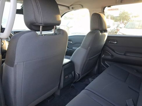 Used 2024 Nissan Frontier SV w/ Hardbody Edition AWD/4WD image 22