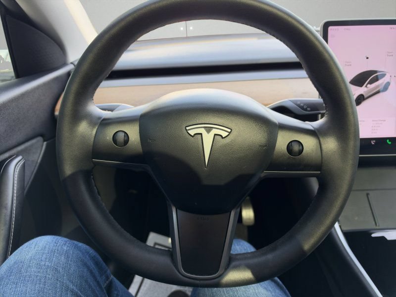 Used 2021 Tesla Model Y Long Range AWD/4WD image 14