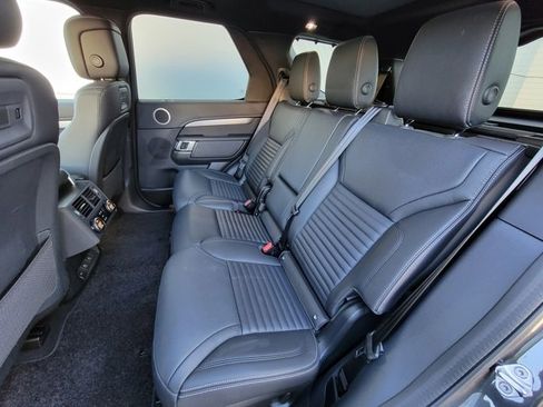 Used 2024 Land Rover Discovery Dynamic SE image 19