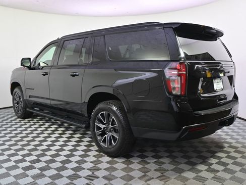 Used 2021 Chevrolet Suburban Z71 w/ Luxury Package AWD/4WD image 3