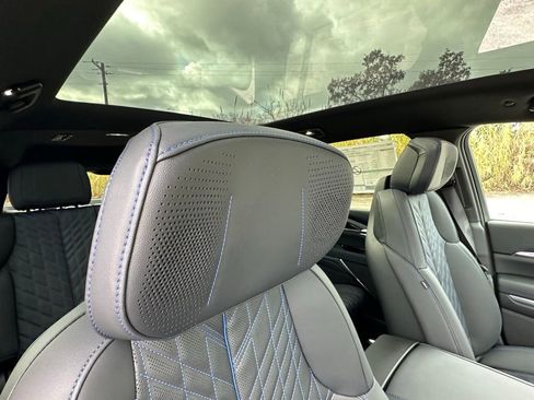 New 2025 Cadillac Escalade IQ Sport 1 w/ LPO, ONYX Package image 19