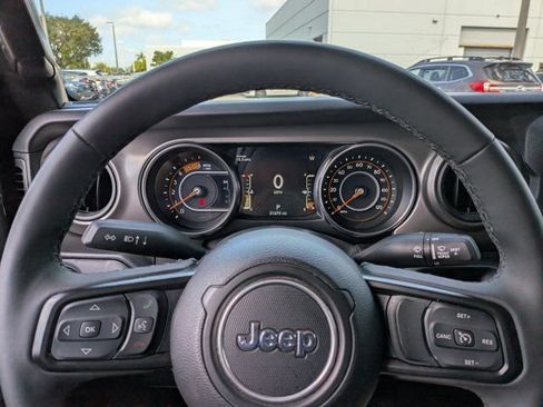 Used 2023 Jeep Gladiator Sport AWD/4WD image 26