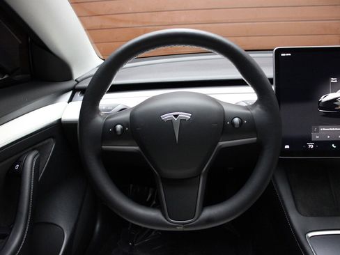 Used 2022 Tesla Model 3 image 38
