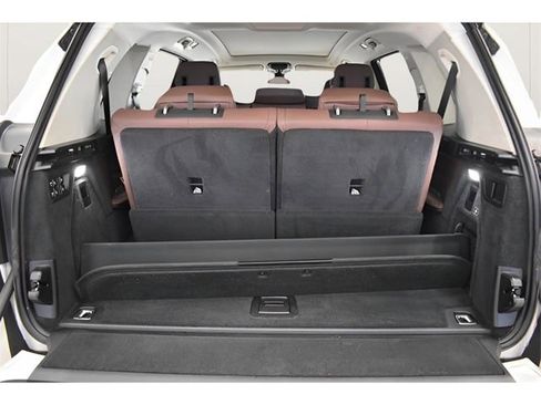 Used 2021 BMW X7 xDrive40i w/ Parking Assistance Package image 26