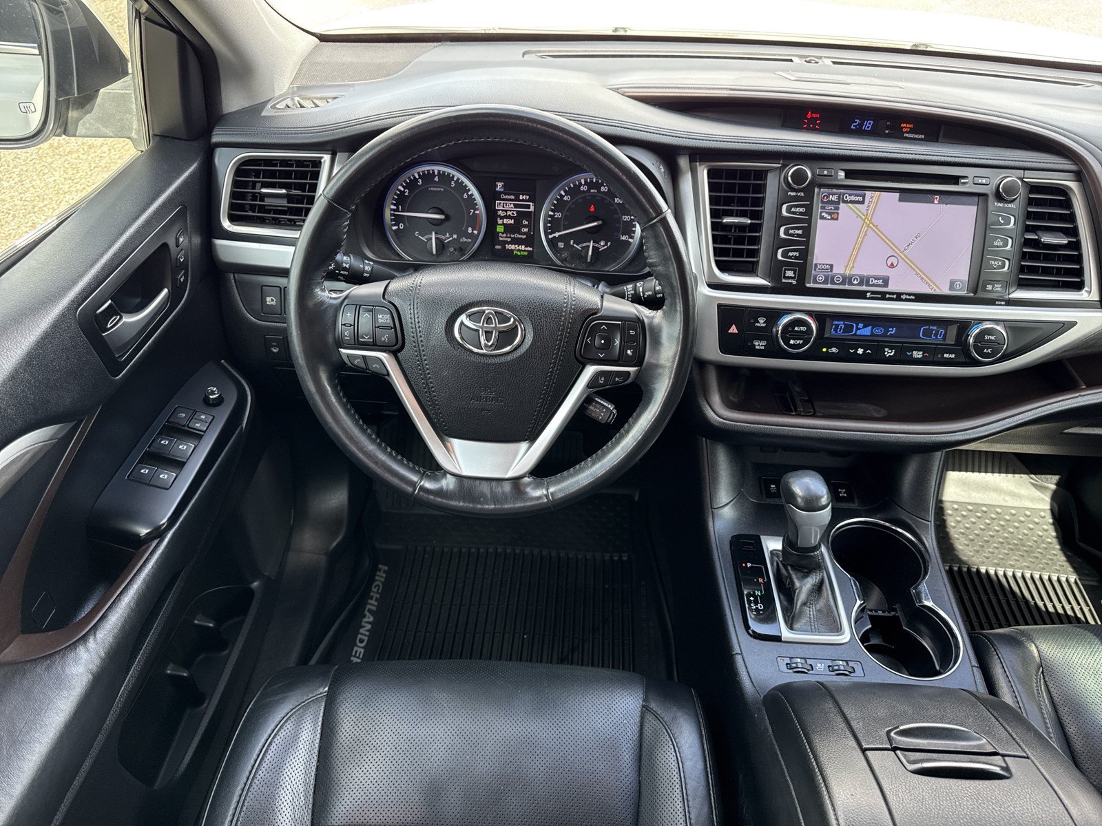 Used 2018 Toyota Highlander Limited Platinum AWD/4WD image 19