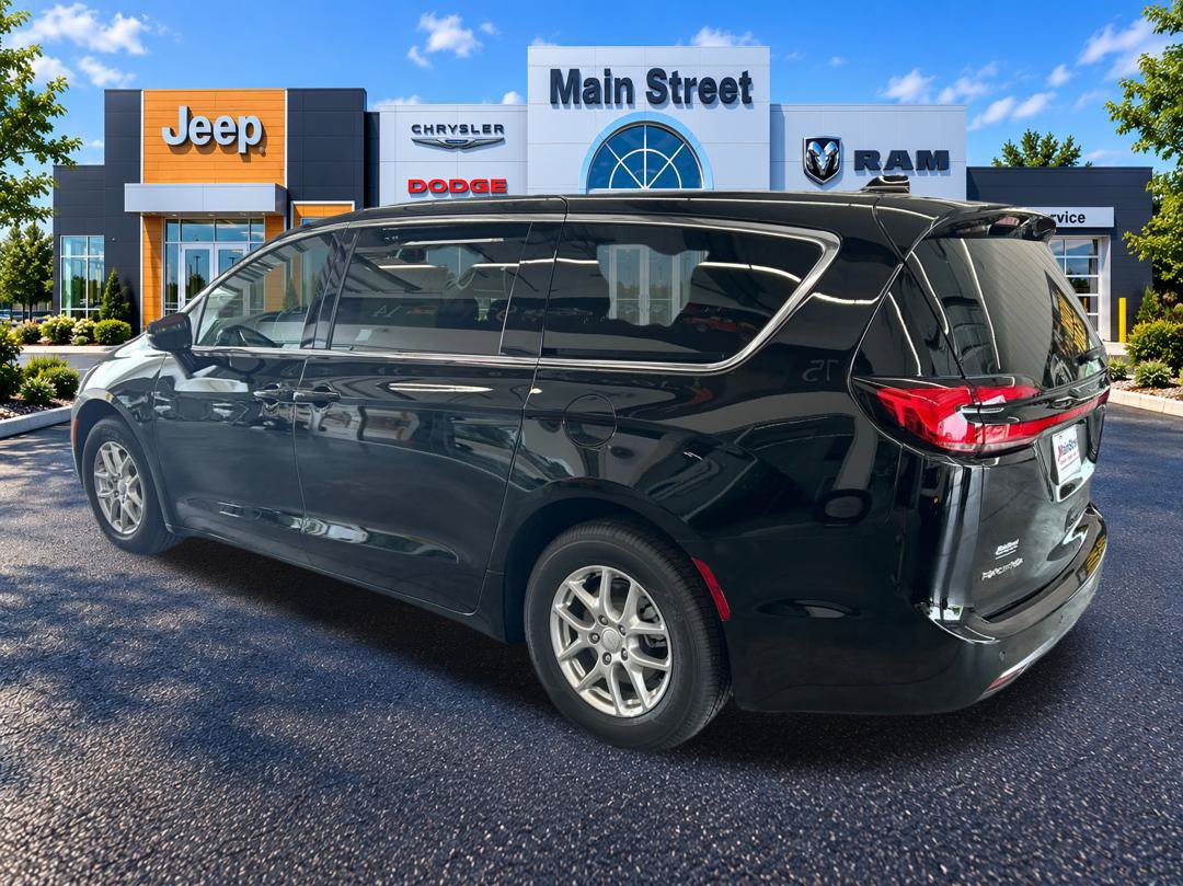 New 2027 Chrysler Pacifica Select w/ Family Tech Group FWD image 3