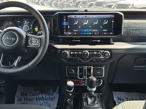 Certified 2025 Jeep Wrangler Unlimited Rubicon 4xe w/ Convenience Group AWD/4WD image 20
