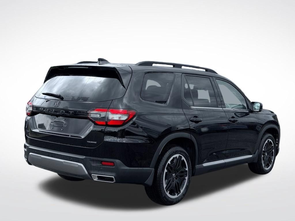 New 2026 Honda Pilot Touring image 5