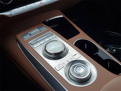 Used 2023 Genesis GV70 2.5T w/ Advanced Package image 23