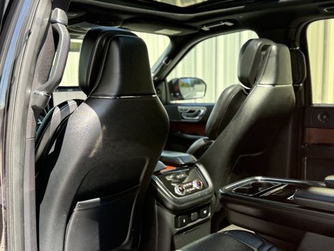 Used 2020 Lincoln Navigator L Reserve RWD image 21
