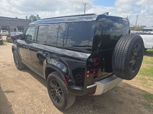 Used 2025 Land Rover Defender 110 S image 2
