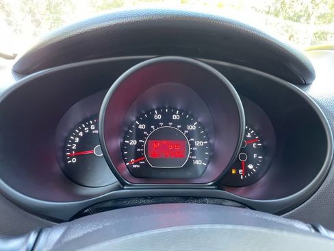 Used 2019 Kia Soul + image 7