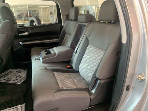 Used 2019 Toyota Tundra SR5 w/ SR5 Upgrade Package AWD/4WD image 16