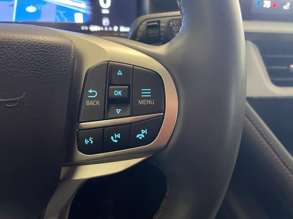 Used 2025 Ford Explorer Active RWD image 14