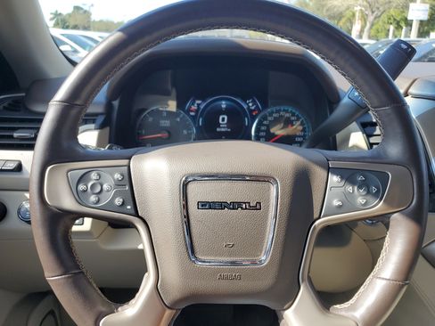 Used 2019 GMC Yukon Denali w/ Denali Ultimate Package image 19