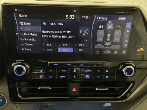 Used 2021 Toyota Highlander Limited AWD/4WD image 12