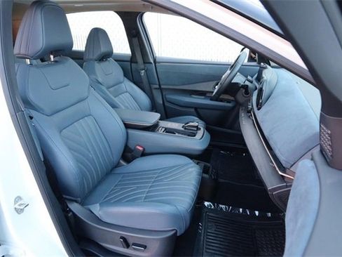 Certified 2024 Nissan Ariya AWD image 27