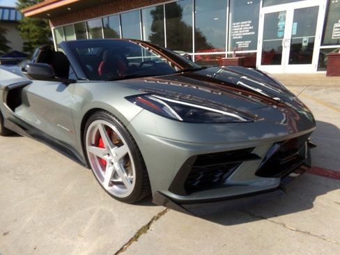 Used 2022 Chevrolet Corvette Stingray Premium Conv w/ Z51 Performance Package RWD image 3