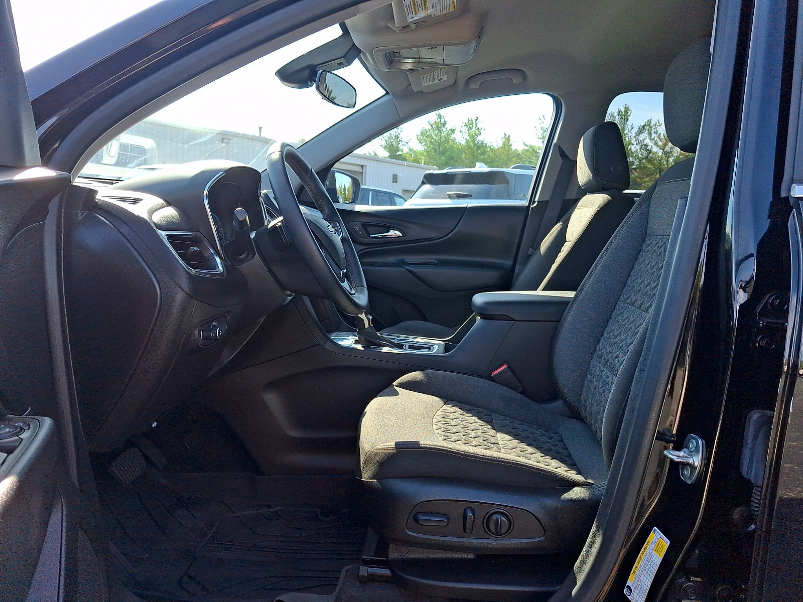 Certified 2024 Chevrolet Equinox LT w/ LPO, Floor Liner Package FWD image 13