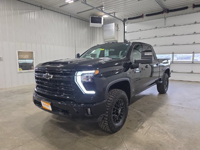 Used 2024 Chevrolet Silverado 3500 LTZ w/ LTZ Plus Package AWD/4WD image 4