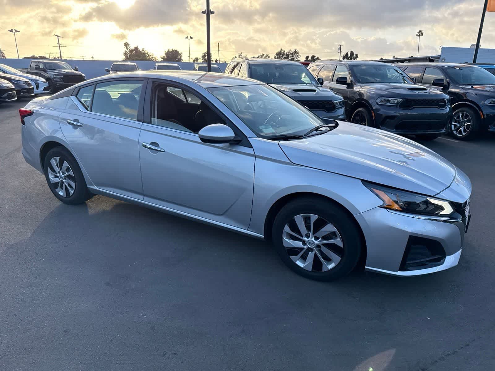 Used 2023 Nissan Altima 2.5 S FWD image 9