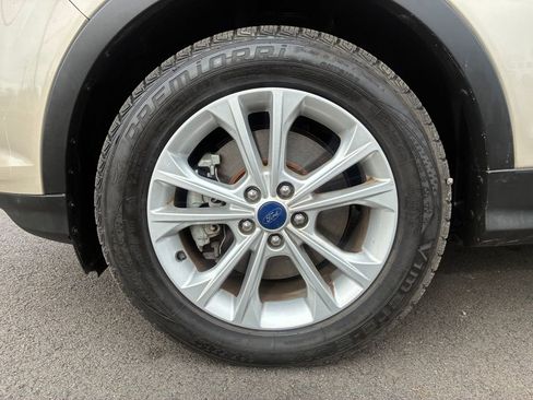 Used 2017 Ford Escape SE w/ Equipment Group 201A image 12