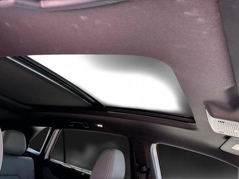 Used 2024 Volkswagen Atlas Cross Sport SEL R-Line image 17