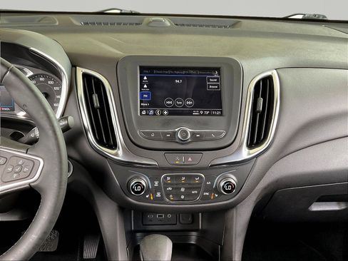 Used 2023 Chevrolet Equinox LT FWD image 9
