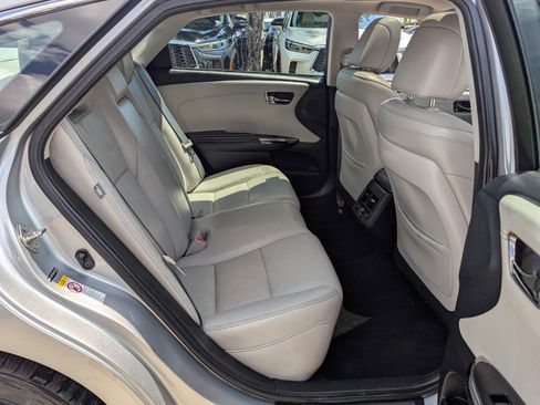 Used 2016 Toyota Avalon Limited w/ Toyota Safety Sense Package FWD image 18