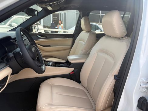 Used 2023 Jeep Grand Cherokee L Limited image 17
