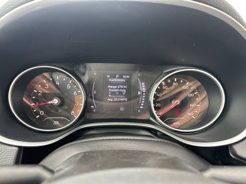 Used 2018 Jeep Compass Latitude FWD image 22
