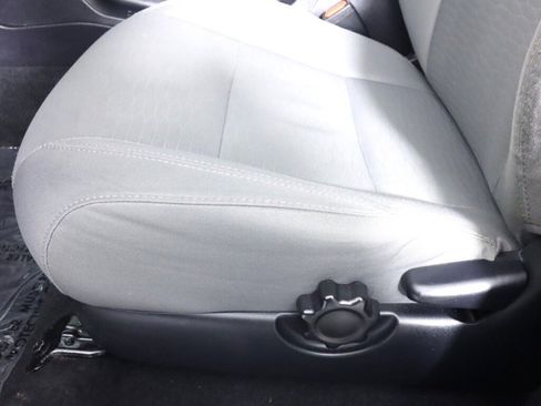 Used 2016 Toyota Tacoma SR5 w/ SR5 Appearance Package (SN) image 27